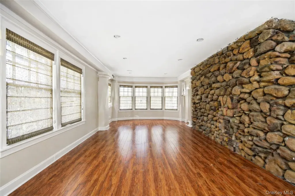 127 Overlook Circle New Rochelle NY 10804