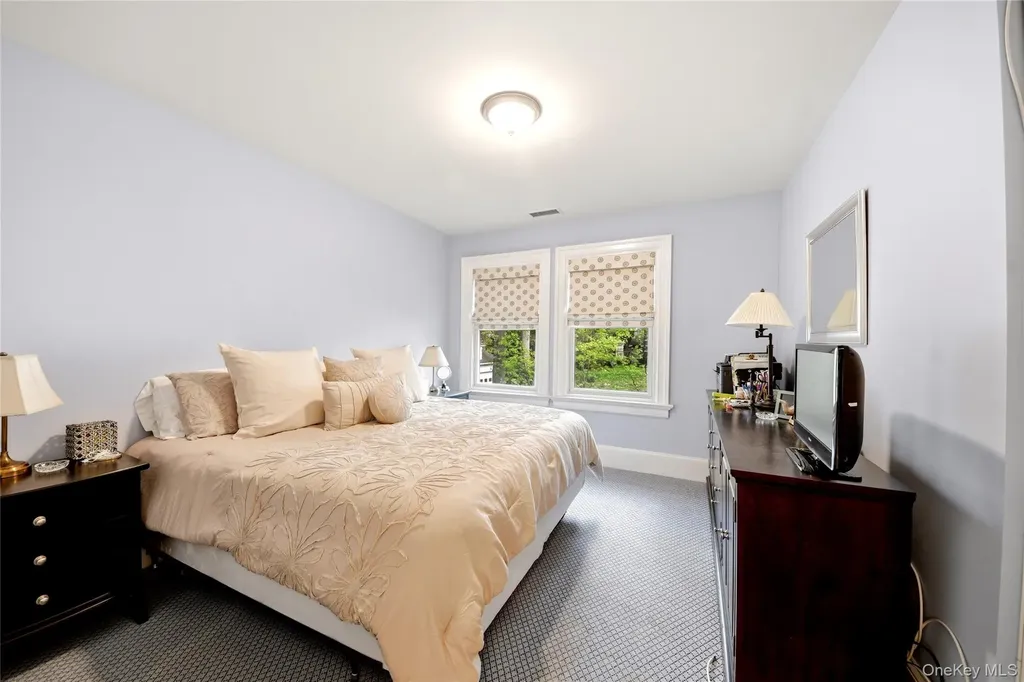 127 Overlook Circle New Rochelle NY 10804