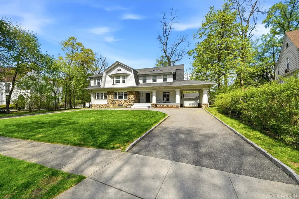 127 Overlook Circle New Rochelle NY 10804