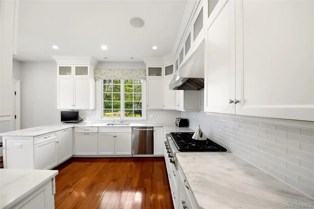 127 Overlook Circle New Rochelle NY 10804