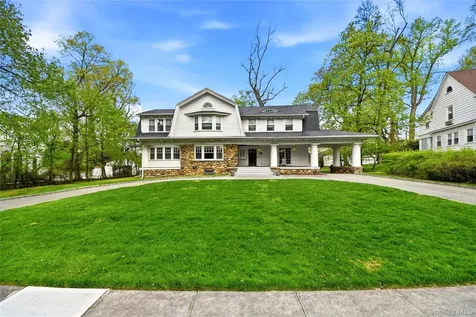 127 Overlook Circle New Rochelle NY 10804