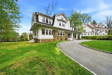 127 Overlook Circle New Rochelle NY 10804