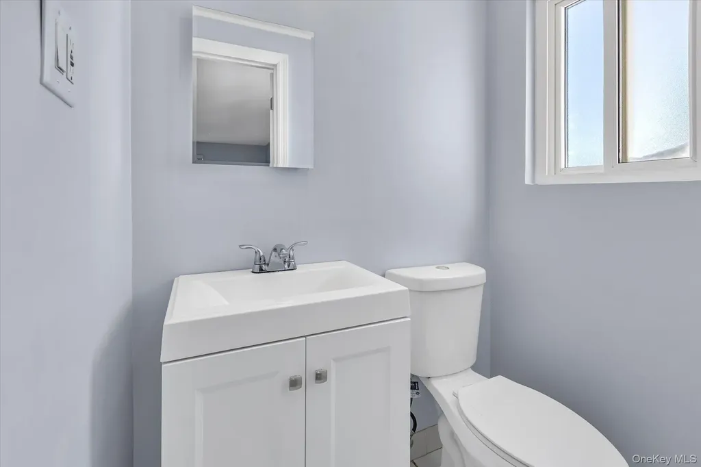6 Anne Drive Selden NY 11784