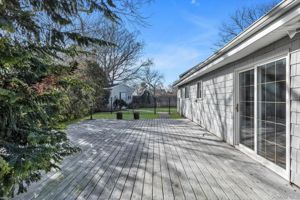 6 Anne Drive Selden NY 11784