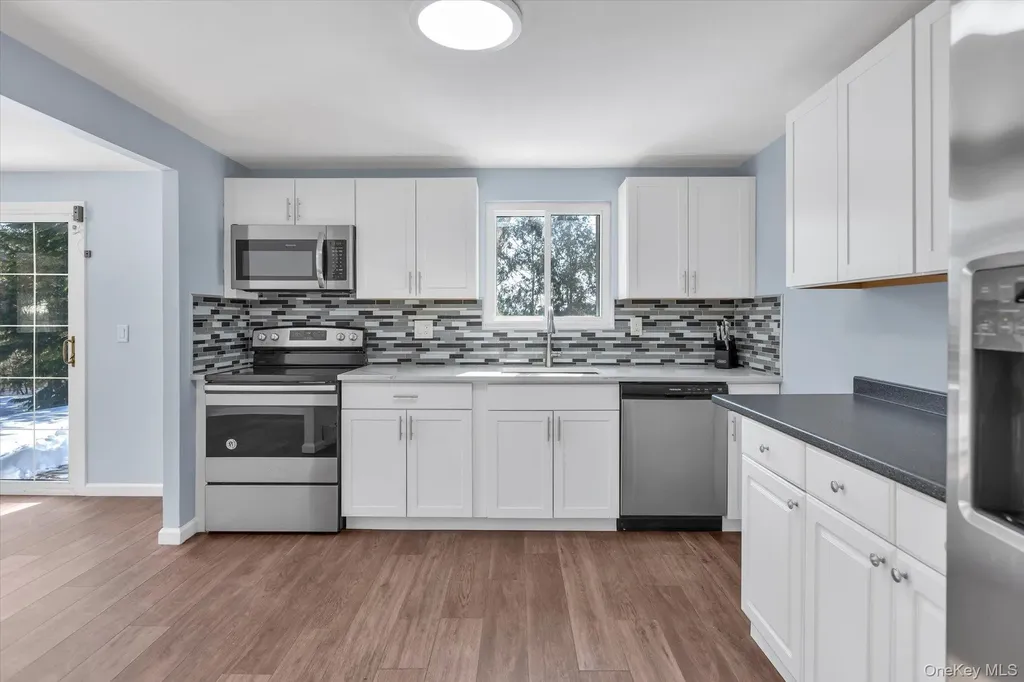 6 Anne Drive Selden NY 11784