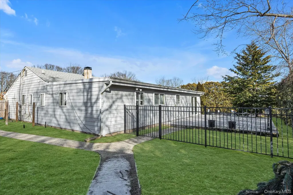 6 Anne Drive Selden NY 11784