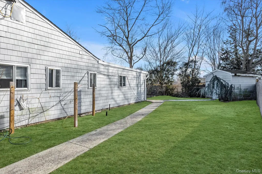 6 Anne Drive Selden NY 11784