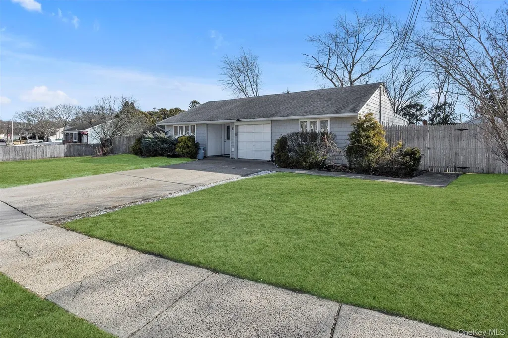 6 Anne Drive Selden NY 11784