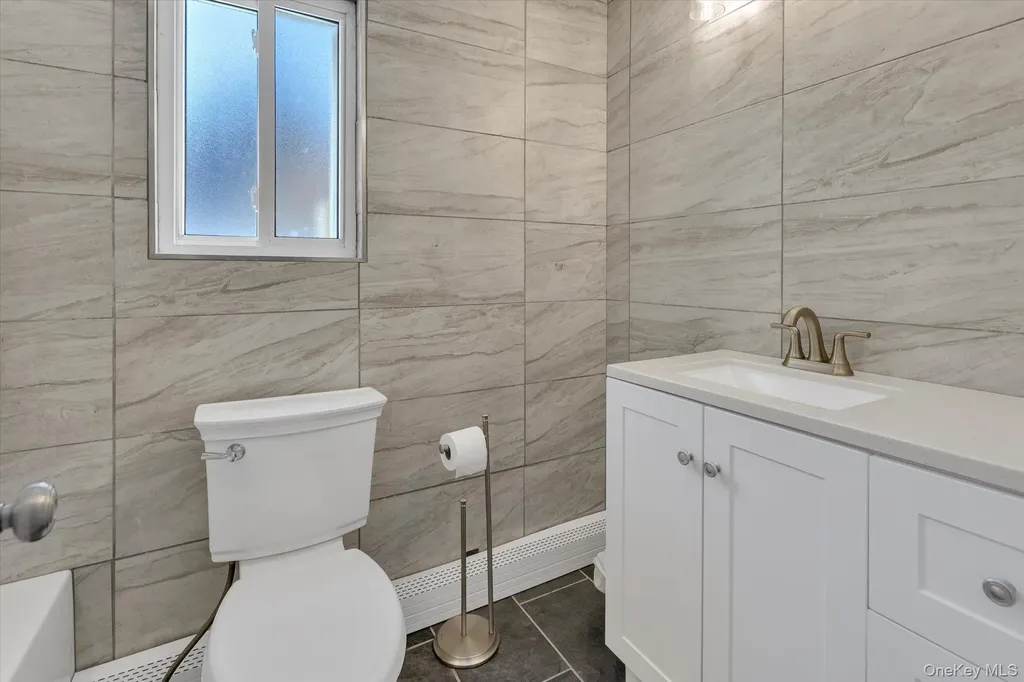 6 Anne Drive Selden NY 11784
