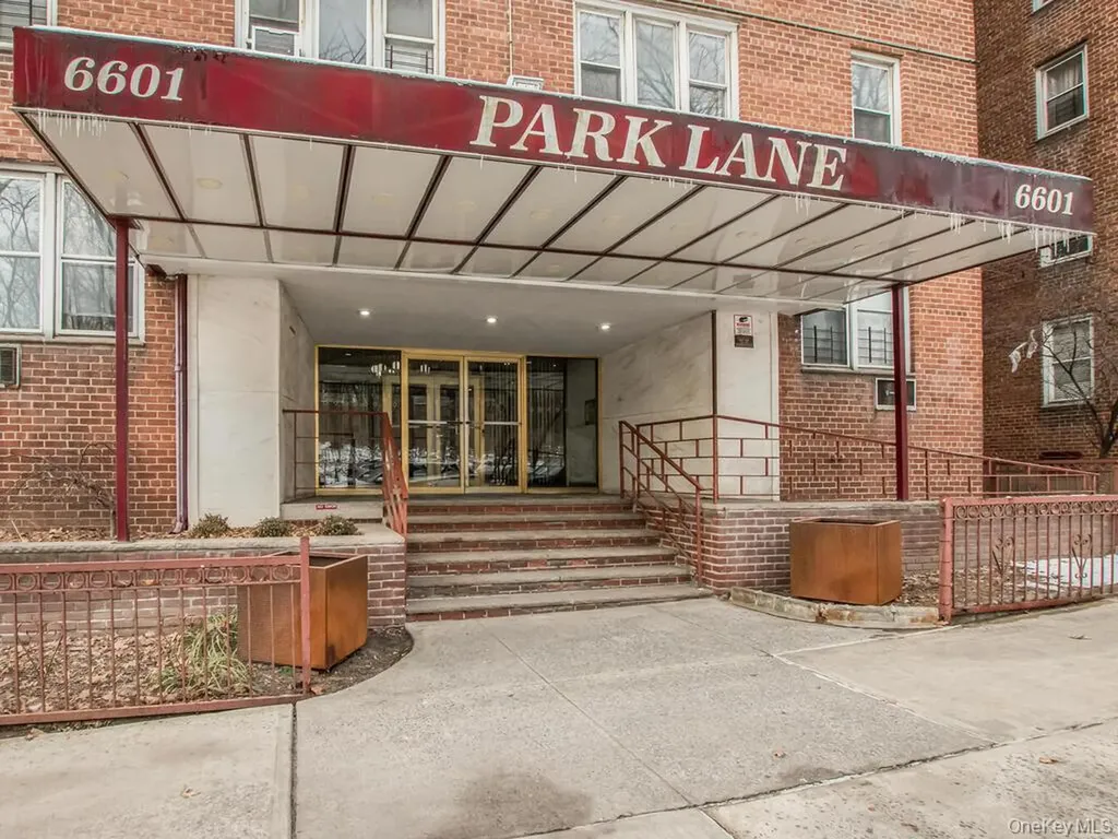 6601 Broadway Bronx NY 10471