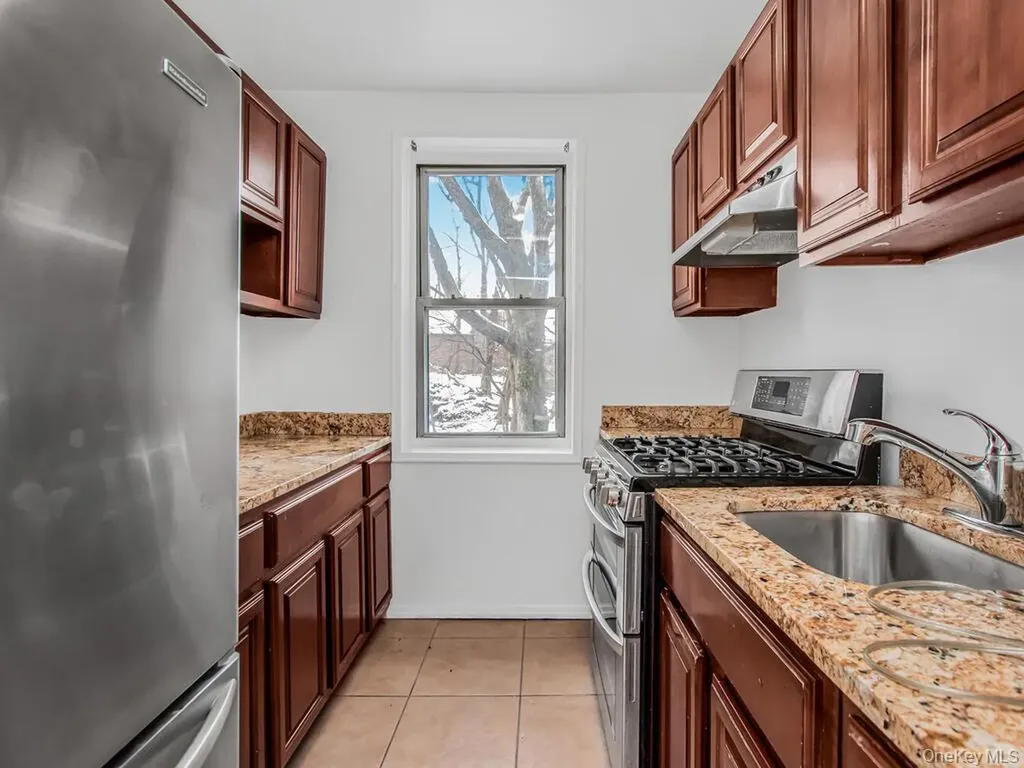 6601 Broadway Bronx NY 10471