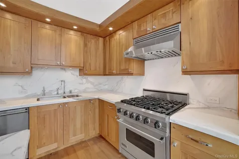 5 Renaissance Square White Plains NY 10601