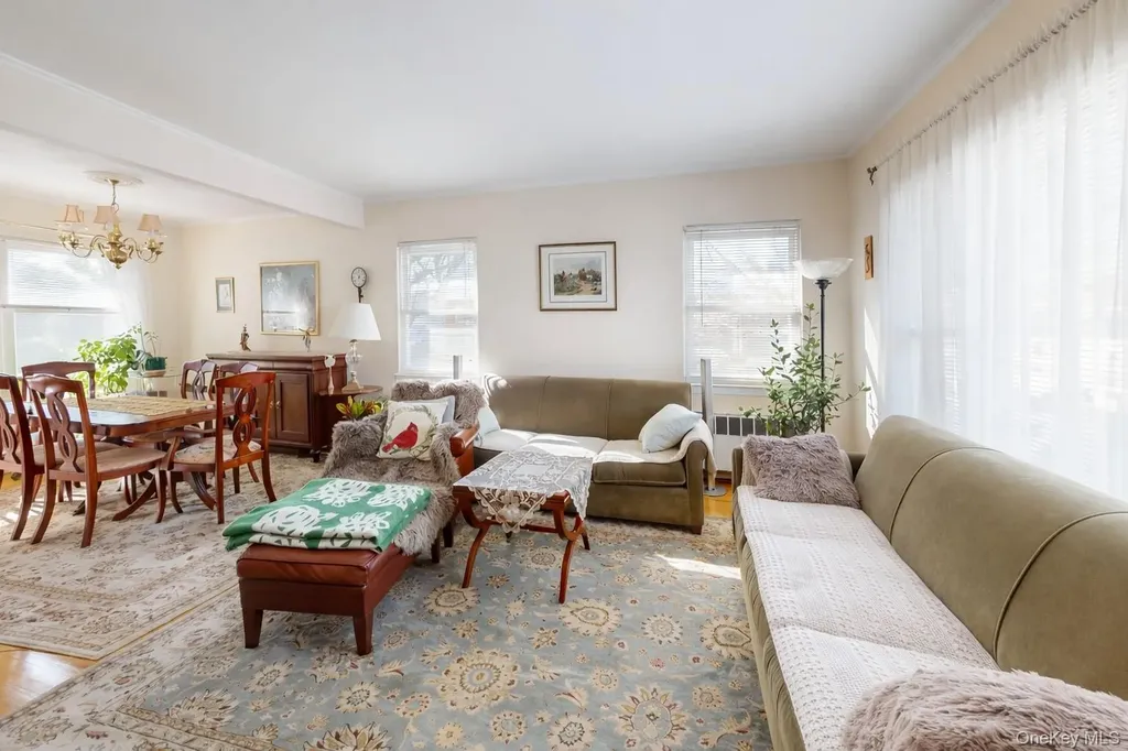1762 Broadway New Hyde Park NY 11040