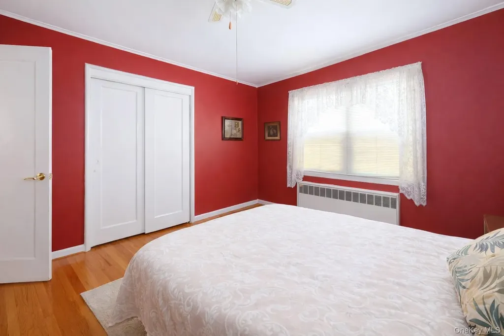 1762 Broadway New Hyde Park NY 11040