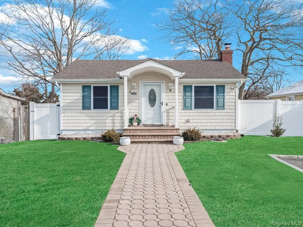 27 Denton Street Patchogue NY 11772