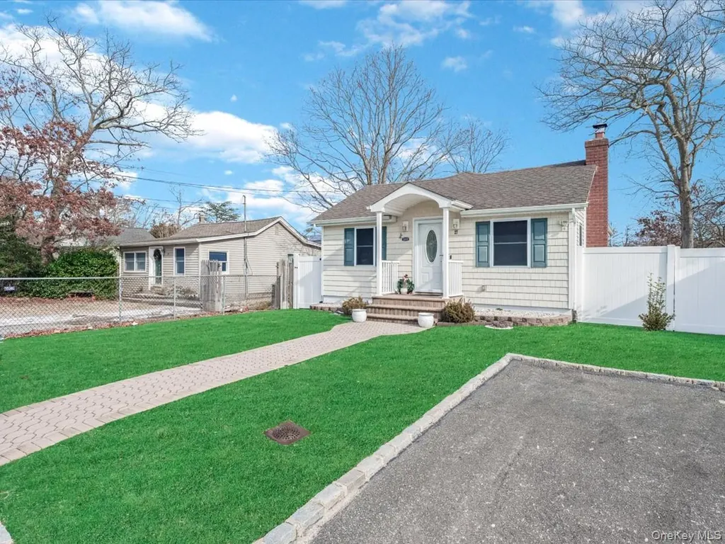 27 Denton Street Patchogue NY 11772