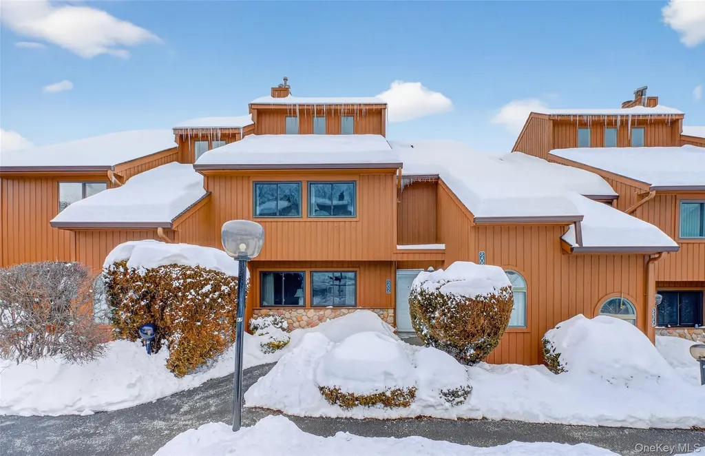 202 Falcon Court Poughkeepsie NY 12603