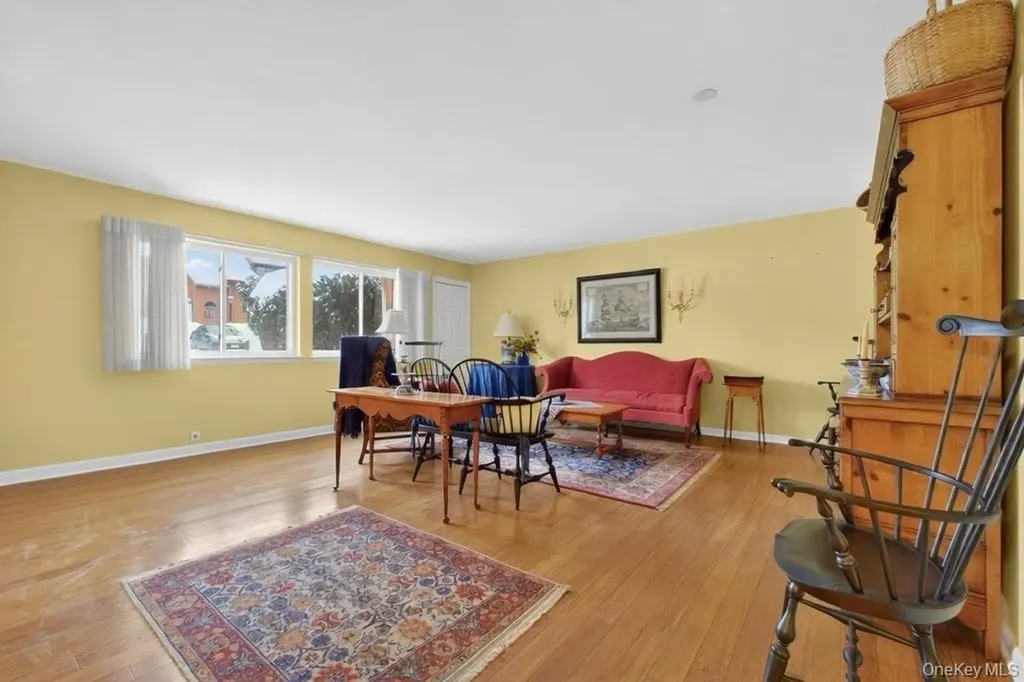 202 Falcon Court Poughkeepsie NY 12603
