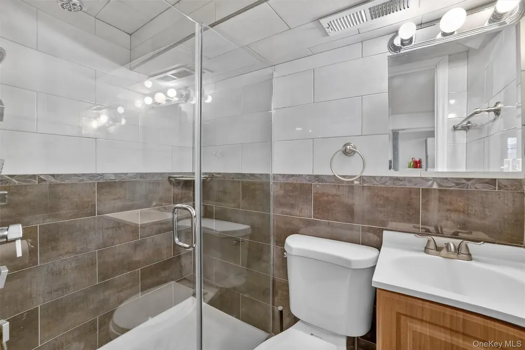 135 Midland Terrace Yonkers NY 10704