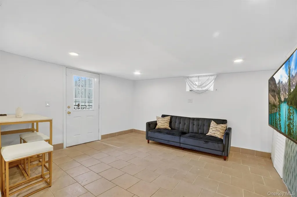 135 Midland Terrace Yonkers NY 10704