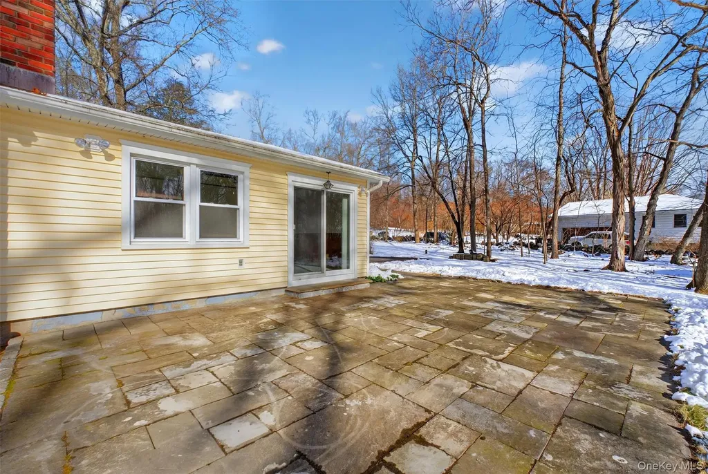 6 Londonderry Lane Somers NY 10589