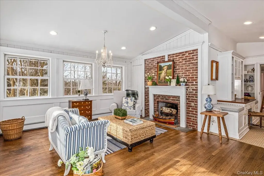 20 Harborview Drive Northport NY 11768