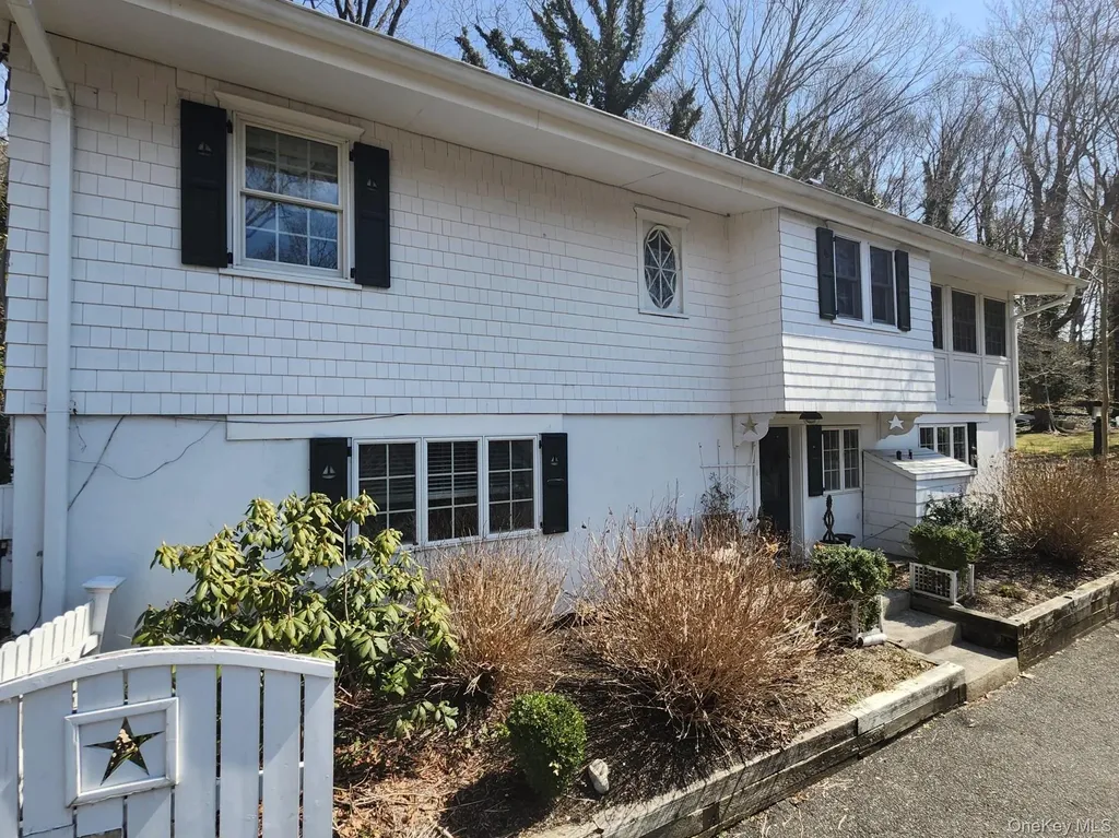20 Harborview Drive Northport NY 11768