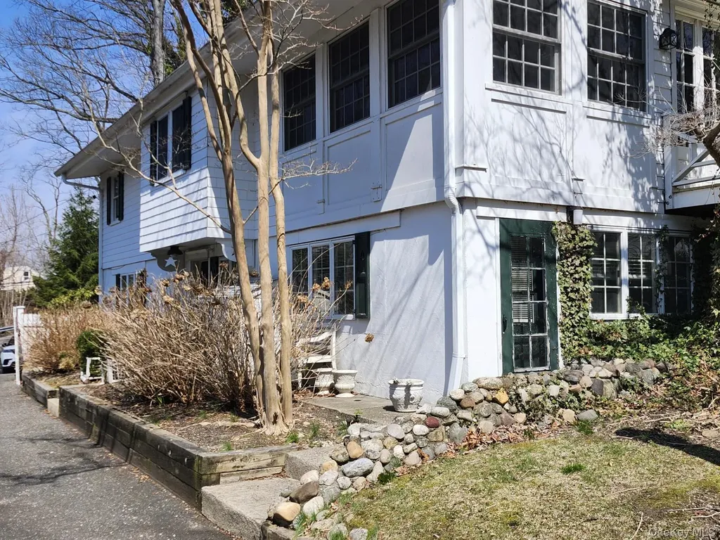 20 Harborview Drive Northport NY 11768