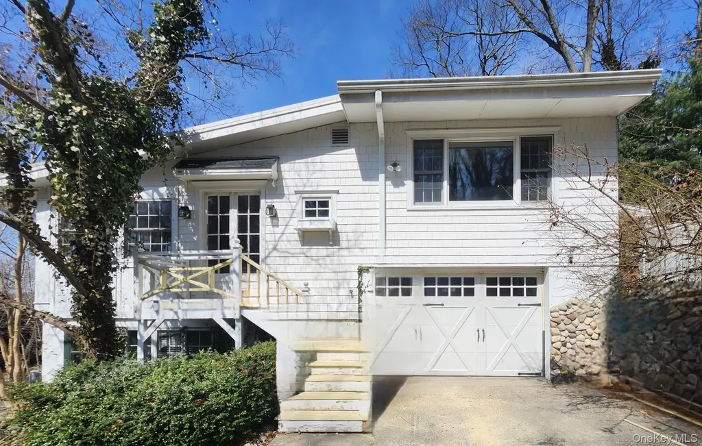 20 Harborview Drive Northport NY 11768