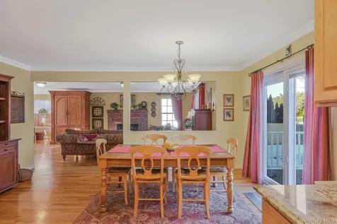 5 Old Neck Court Manorville NY 11949