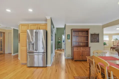 5 Old Neck Court Manorville NY 11949