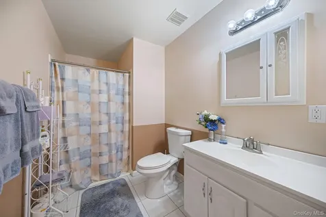 5 Old Neck Court Manorville NY 11949