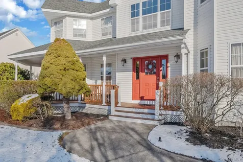 5 Old Neck Court Manorville NY 11949