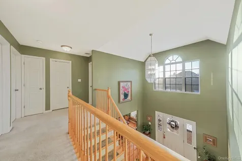 5 Old Neck Court Manorville NY 11949