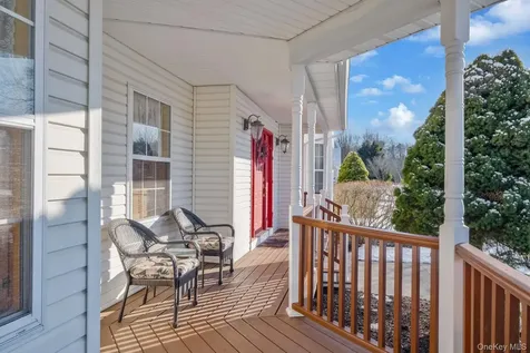 5 Old Neck Court Manorville NY 11949