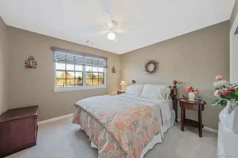 5 Old Neck Court Manorville NY 11949