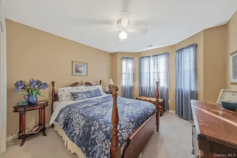 5 Old Neck Court Manorville NY 11949