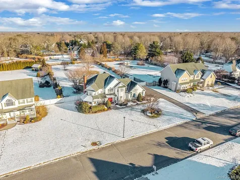 5 Old Neck Court Manorville NY 11949