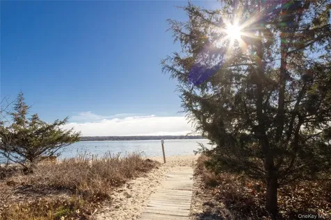 242 Maple Lane Greenport NY 11944