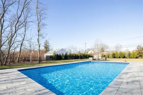 242 Maple Lane Greenport NY 11944