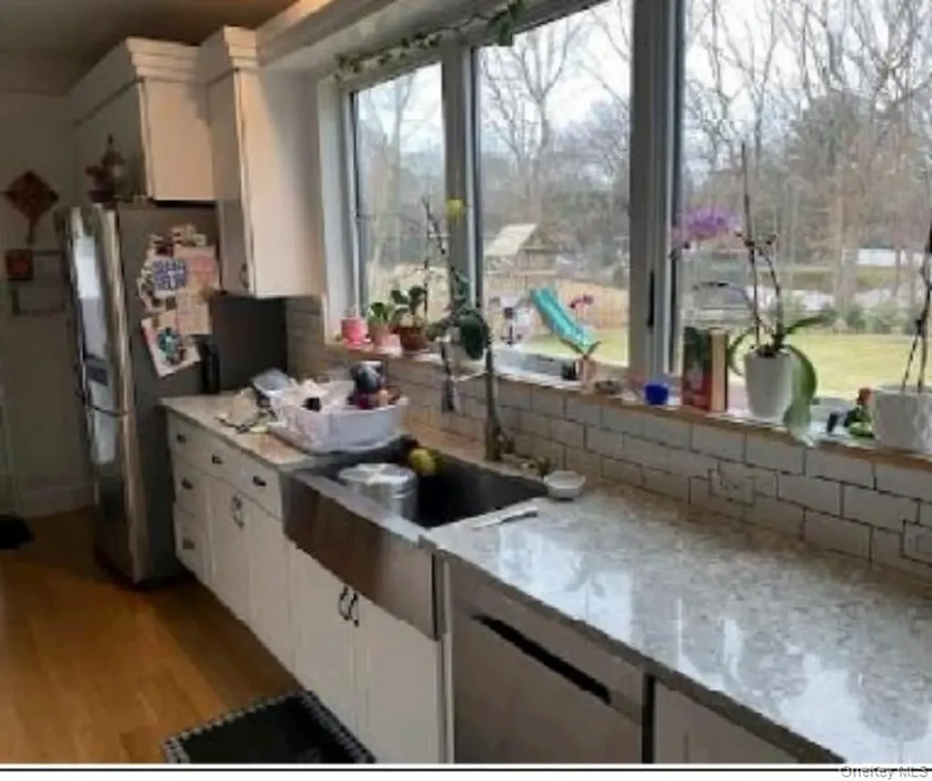 67 Squiretown Road Hampton Bays NY 11946
