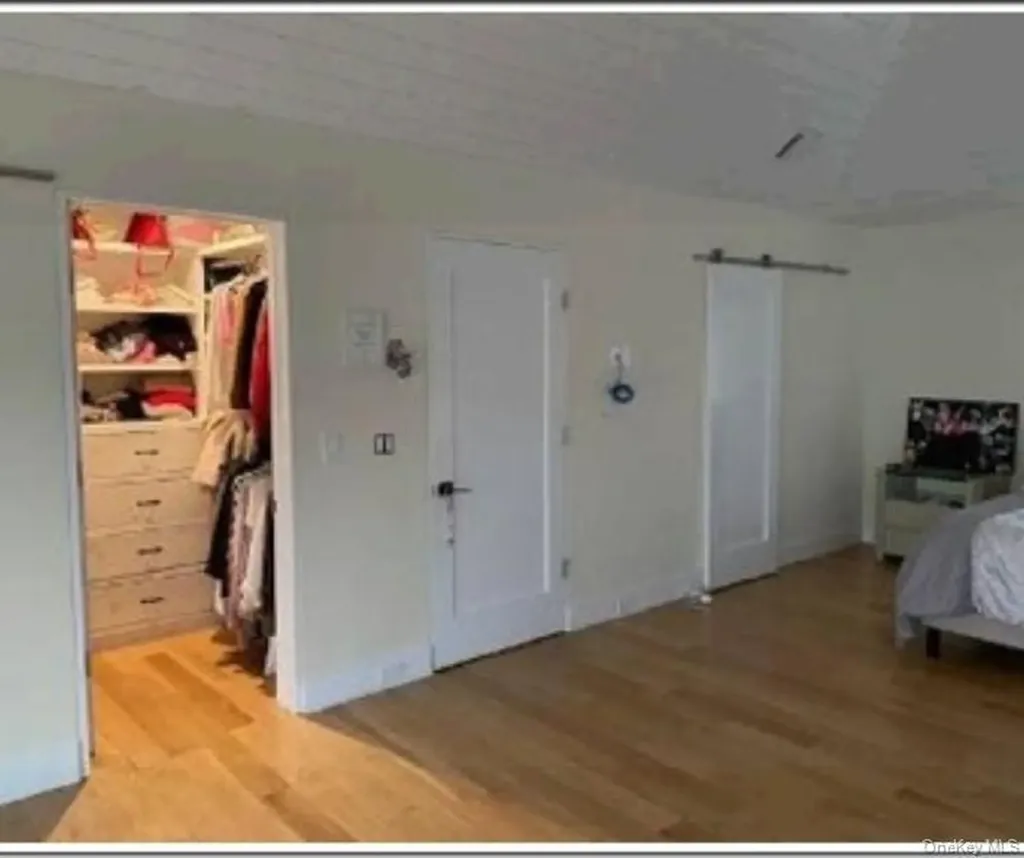 67 Squiretown Road Hampton Bays NY 11946