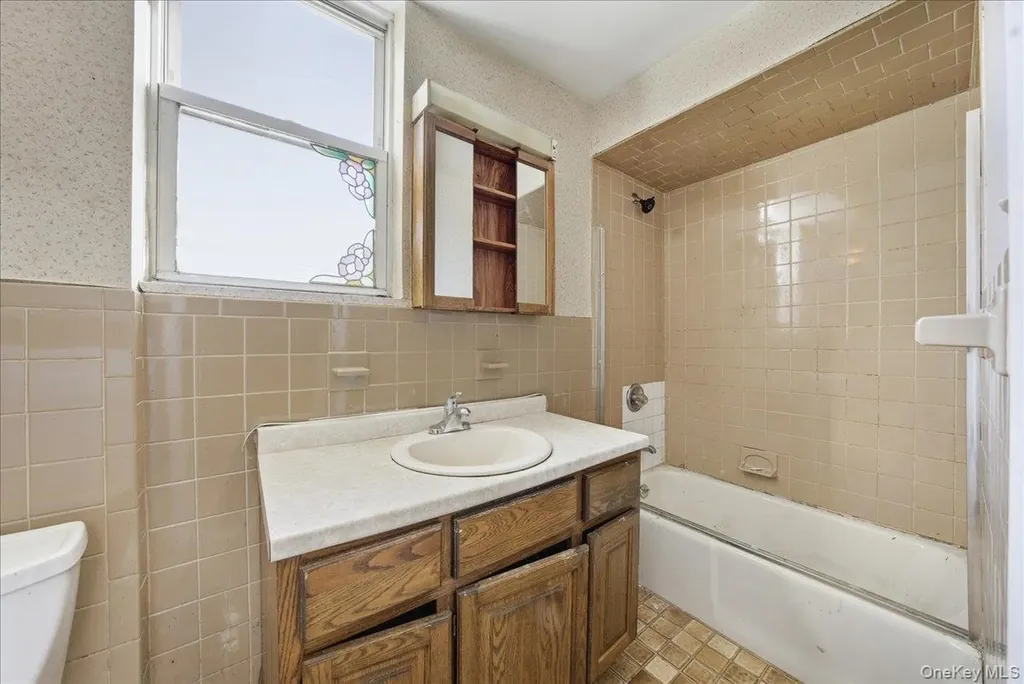 3076 Lasalle Avenue Bronx NY 10461
