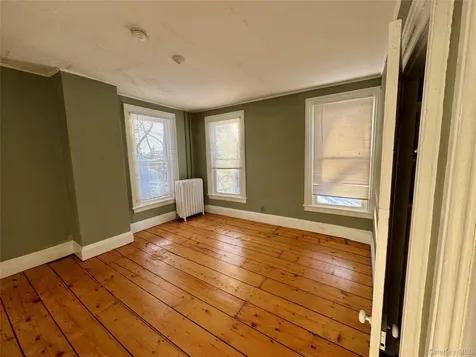 1860 E Main Street Mohegan Lake NY 10547