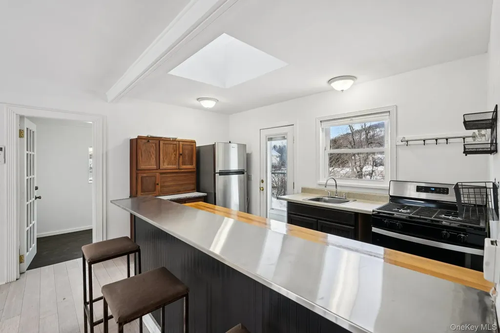 4 Fairview Drive Tomkins Cove NY 10986