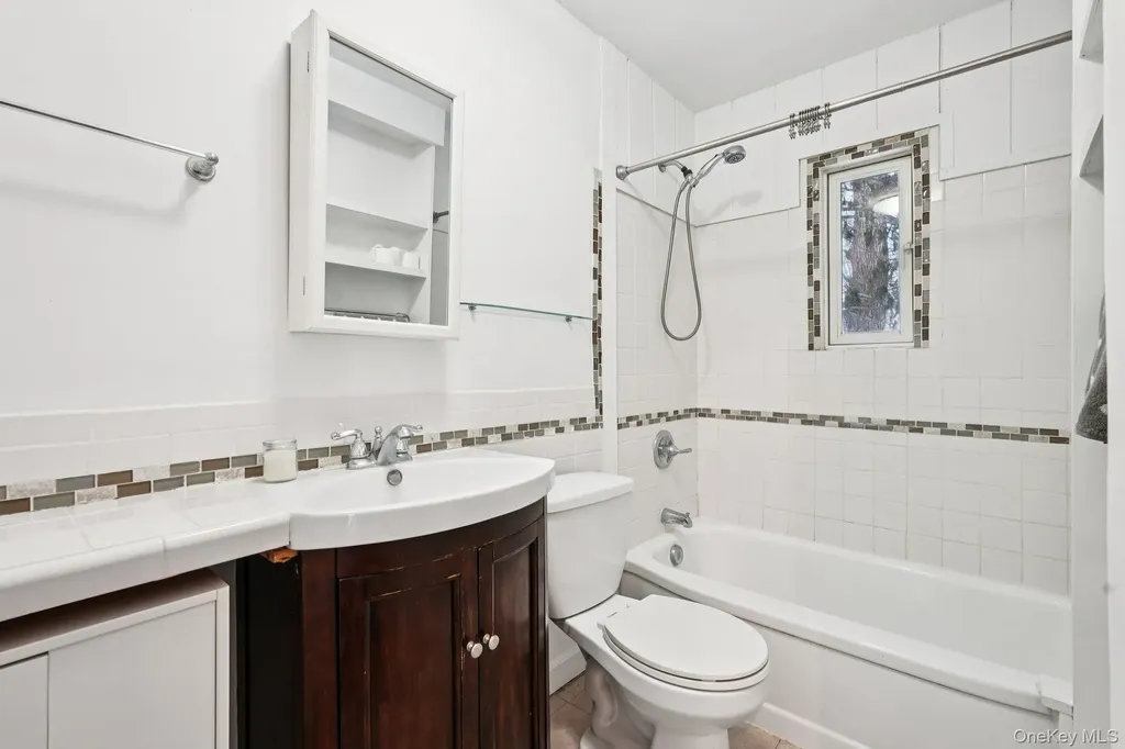 4 Fairview Drive Tomkins Cove NY 10986