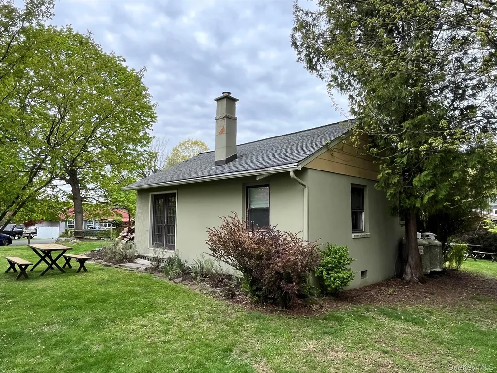 4 Fairview Drive Tomkins Cove NY 10986