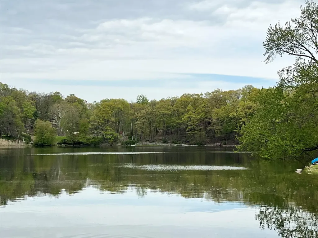 4 Fairview Drive Tomkins Cove NY 10986