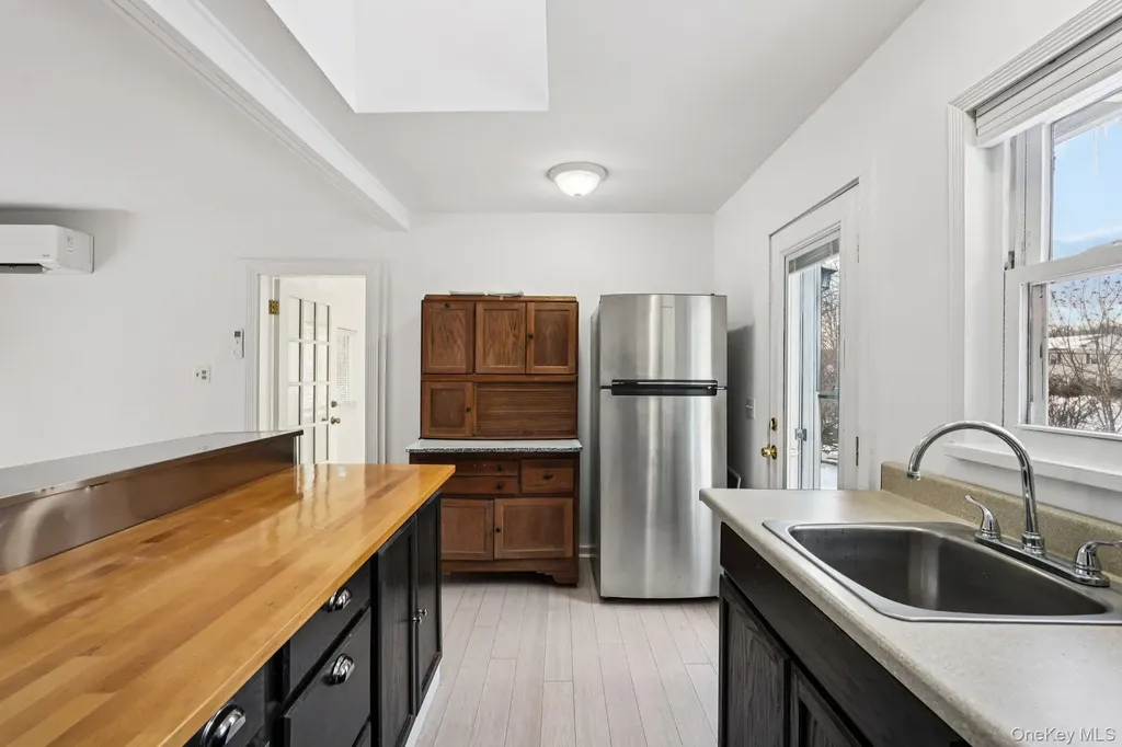 4 Fairview Drive Tomkins Cove NY 10986