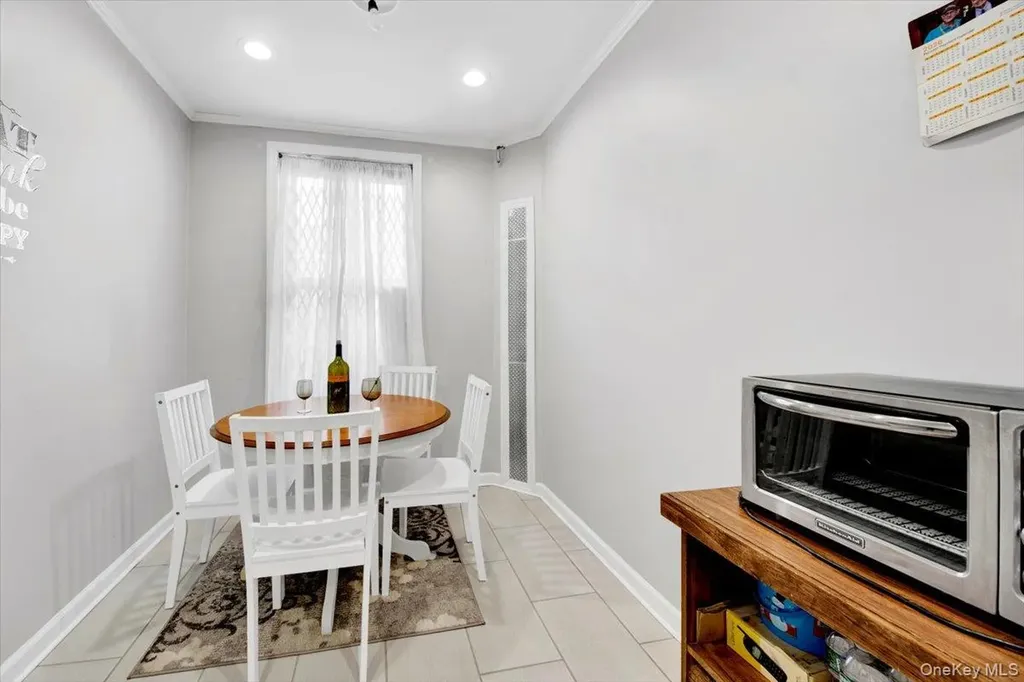 2925 Matthews Avenue Bronx NY 10467